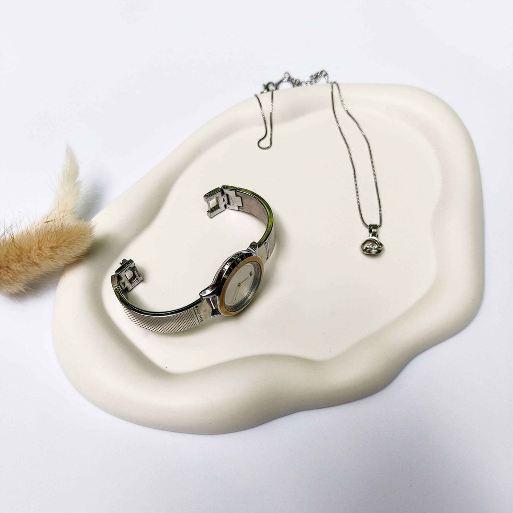 Wavy cloud decorative tray
